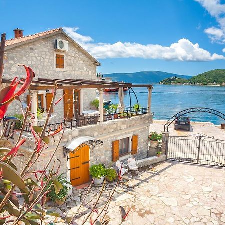 Apartments Villa Serventi Тиват Экстерьер фото