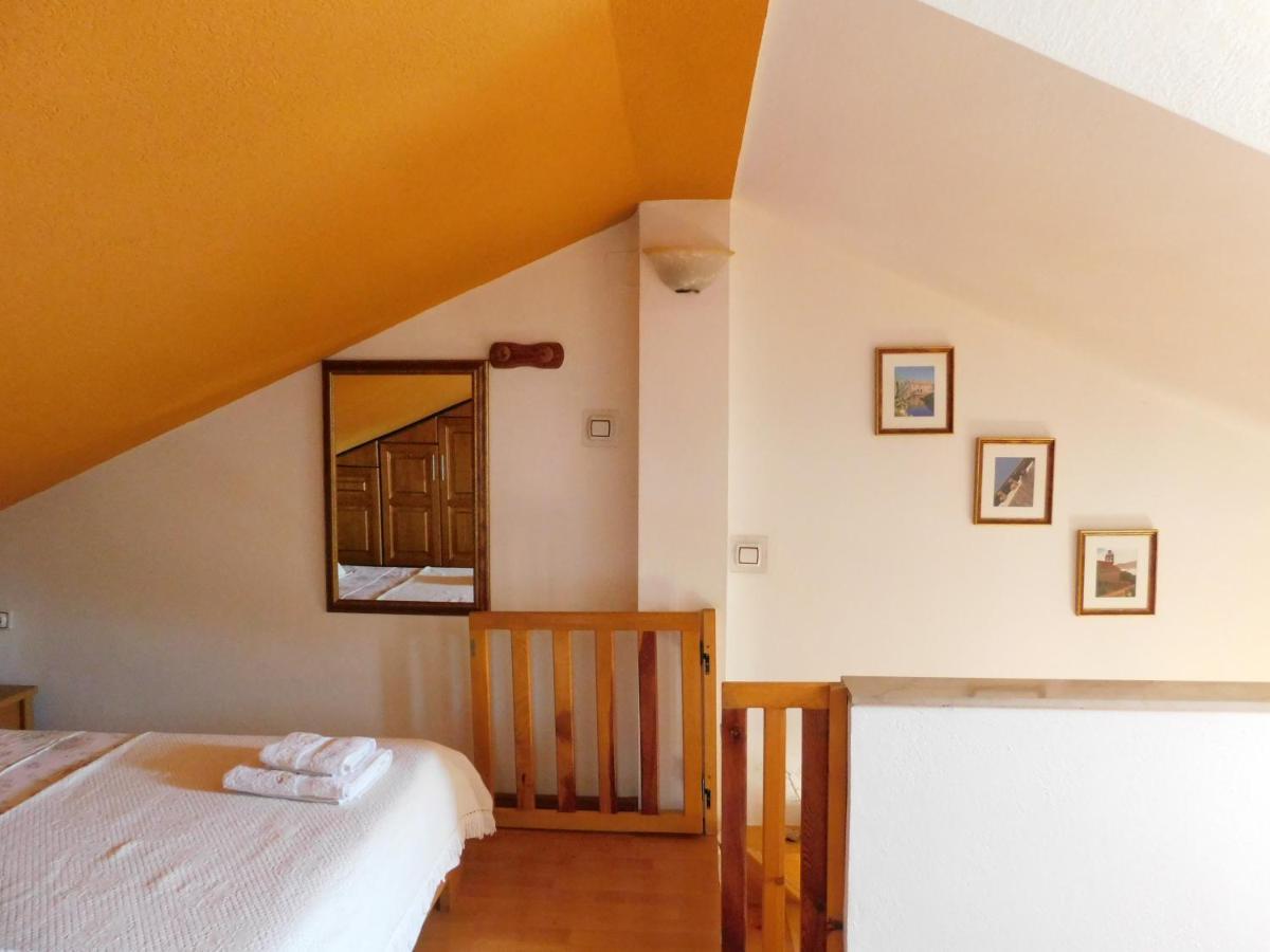 Apartments Villa Serventi Тиват Экстерьер фото