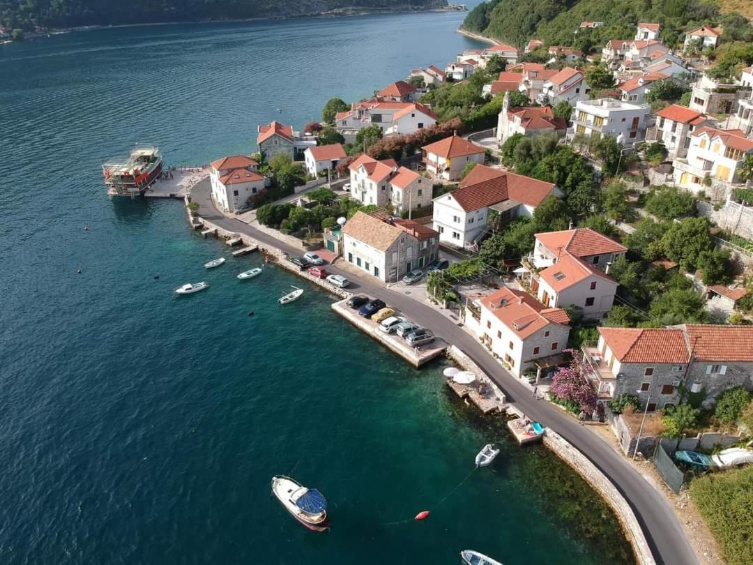Apartments Villa Serventi Тиват Экстерьер фото