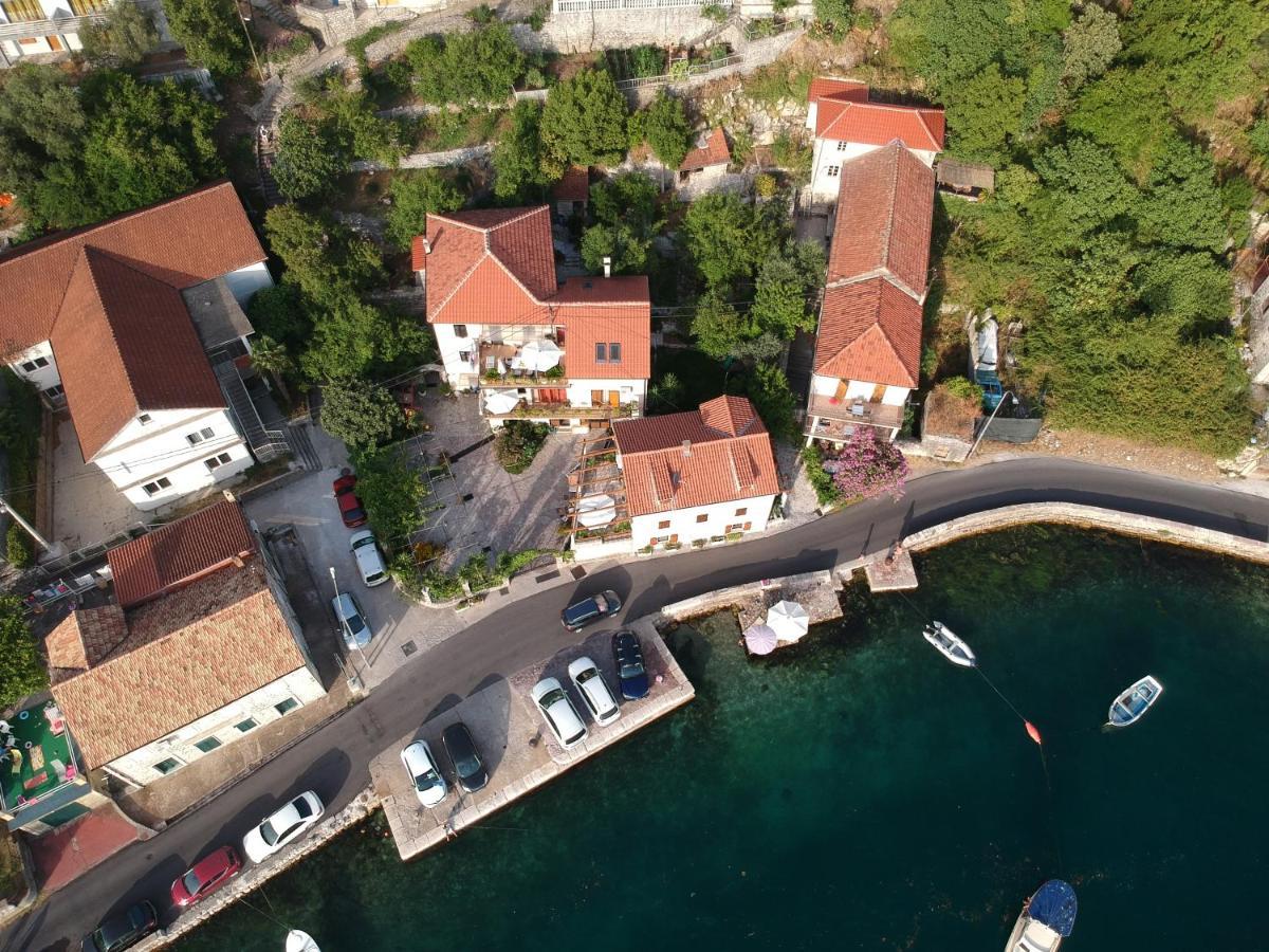 Apartments Villa Serventi Тиват Экстерьер фото