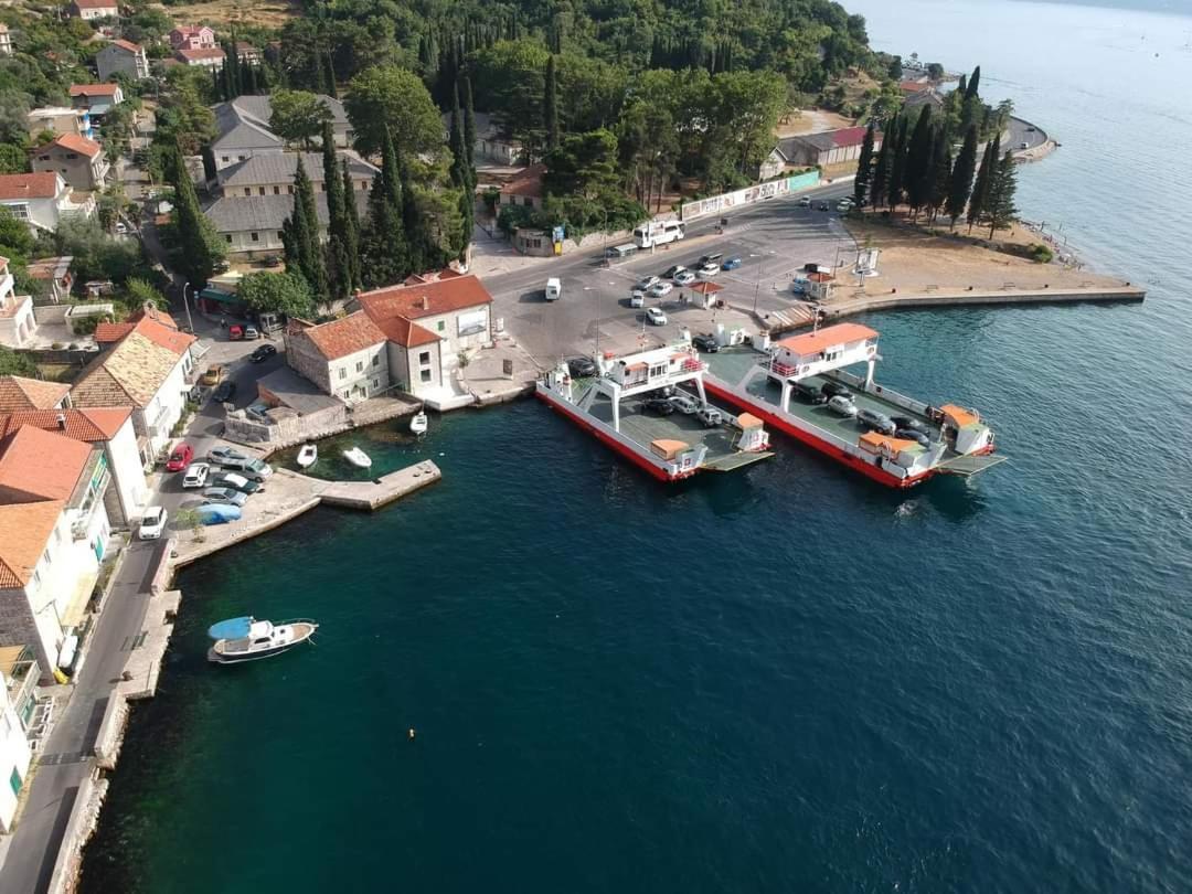 Apartments Villa Serventi Тиват Экстерьер фото