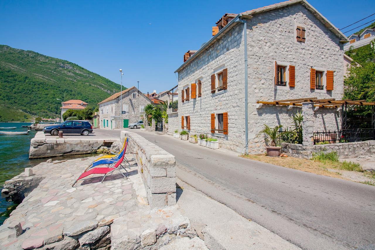 Apartments Villa Serventi Тиват Экстерьер фото