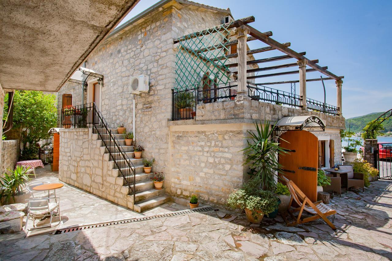 Apartments Villa Serventi Тиват Экстерьер фото