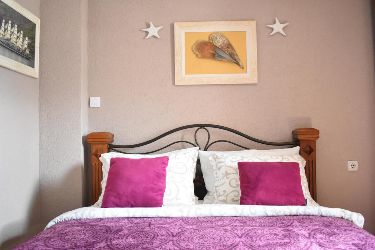 Apartments Villa Serventi Тиват Экстерьер фото